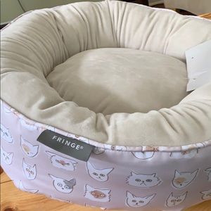 fringe pet bed